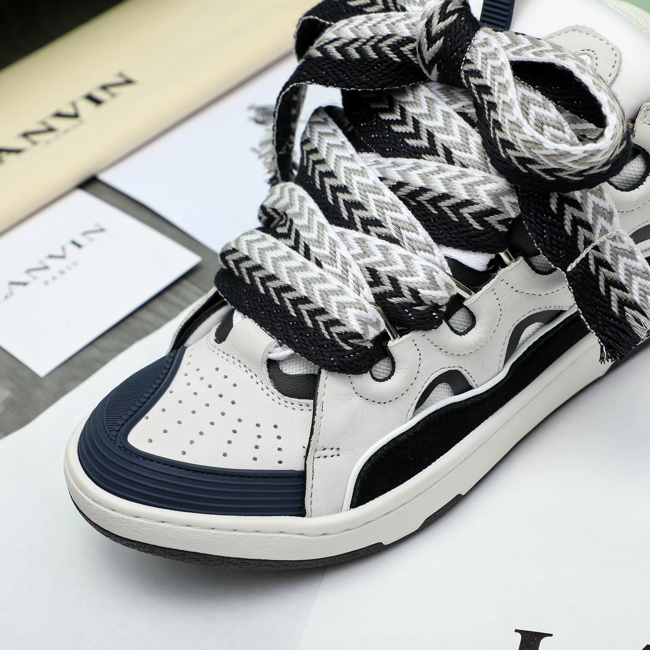 Men's shoes 💰740 [Lanvin] Lanvin high-end quality original couple's casual shoes - Upper: imported cowhide leather splicing breathable mesh - Inner lining: Lycra elastic lining - Outsole: original rubber outsole - Super high quality control·Fine workmanship: highlighted (high-end·luxury·grade) -Size: 36-45 (45 can be customized)